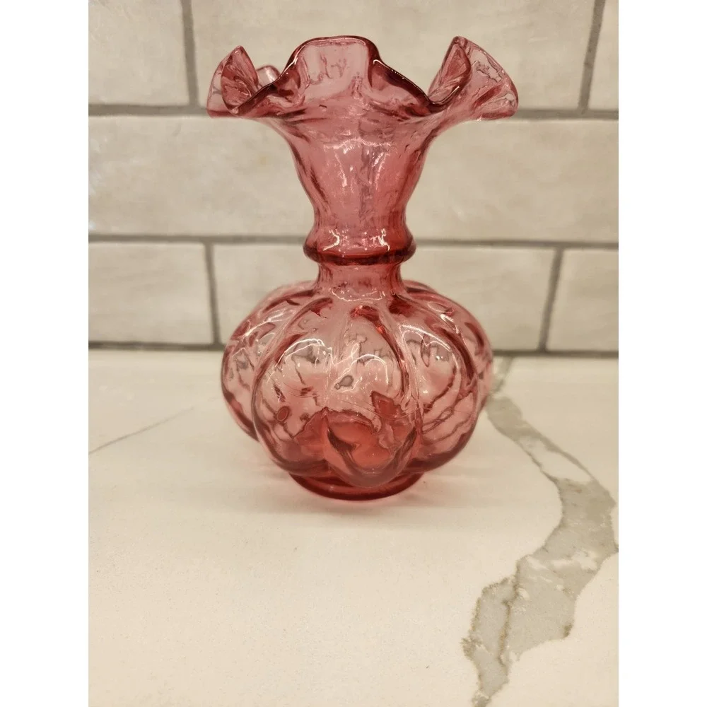 Vtg Fenton Glass Cranberry Diamond Optic 6 Inch Tall Ruffled Edge Melon‎ Vase